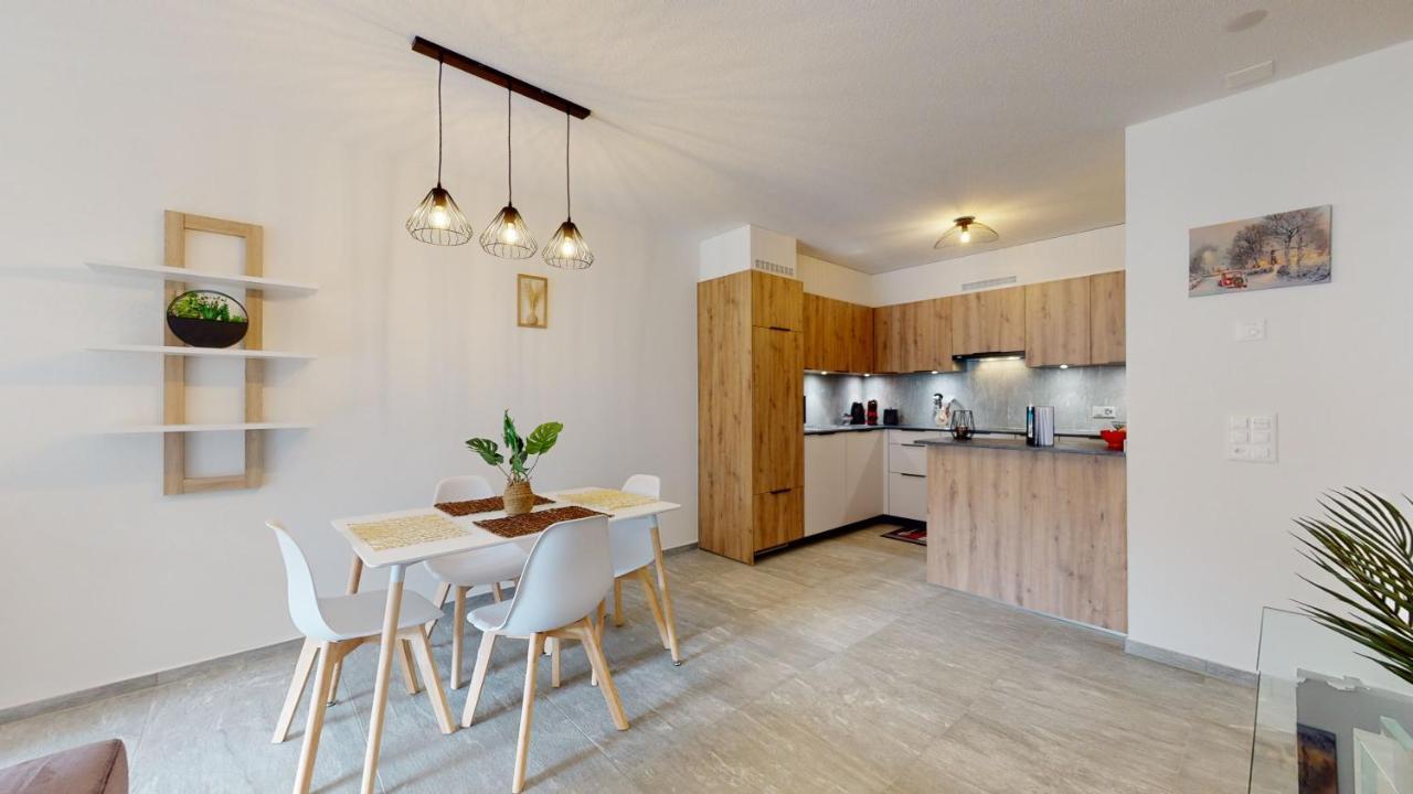 Apartment With Sauna And Mountain View ลอยเคอร์บัด ภายนอก รูปภาพ