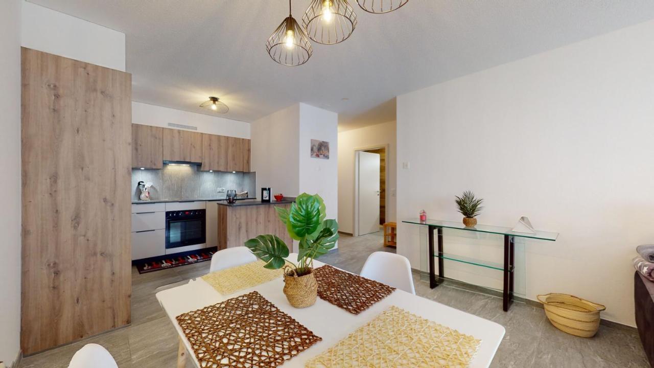 Apartment With Sauna And Mountain View ลอยเคอร์บัด ภายนอก รูปภาพ